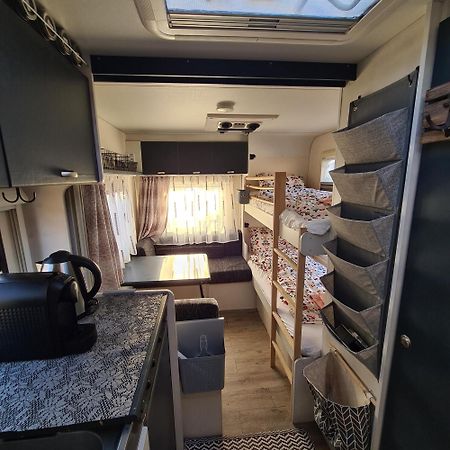 Louise'S Camper Hotel Neusiedl an der Zaya Ngoại thất bức ảnh